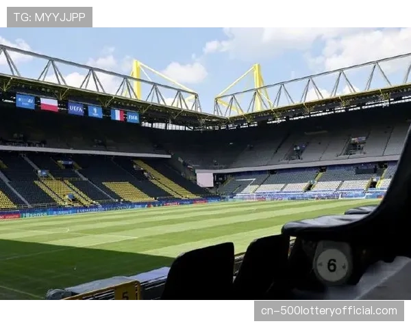 多特蒙德伊杜纳信号公园球场获准，将于今夏安装可开合式顶棚